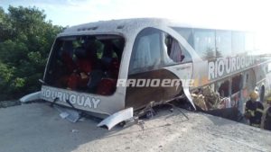 Chocó un colectivo en Entre Ríos. Al menos tres muertos • Canal C