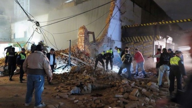 Tres muertos por el derrumbe de un cine en Tucumán • Canal C