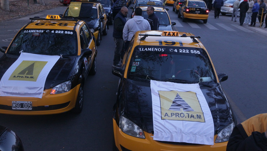 Mendoza aprobó el uso de Uber y hay protestas • Canal C