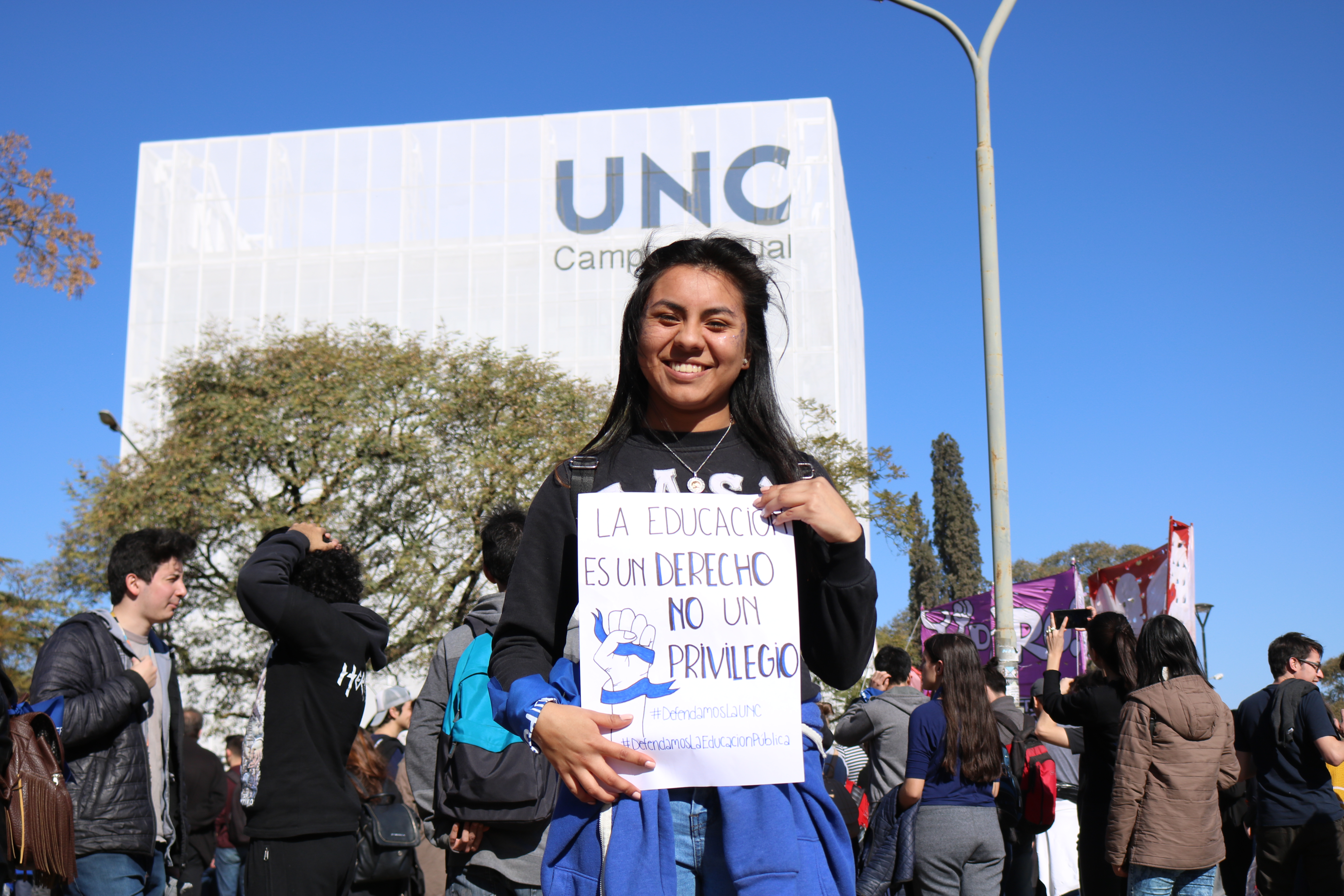 La UNC marchó en defensa del presupuesto universitario • Canal C