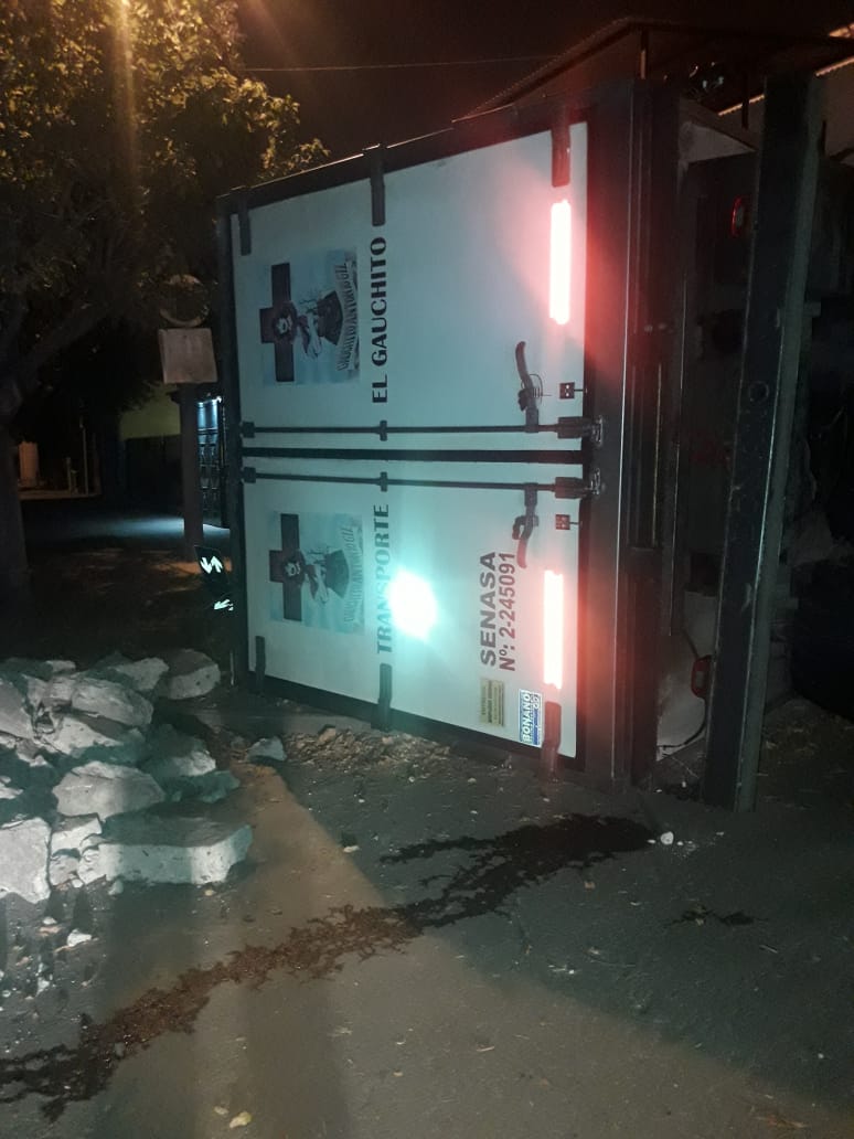 Doble accidente en Barrio Altos de Vélez Sársfield • Canal C