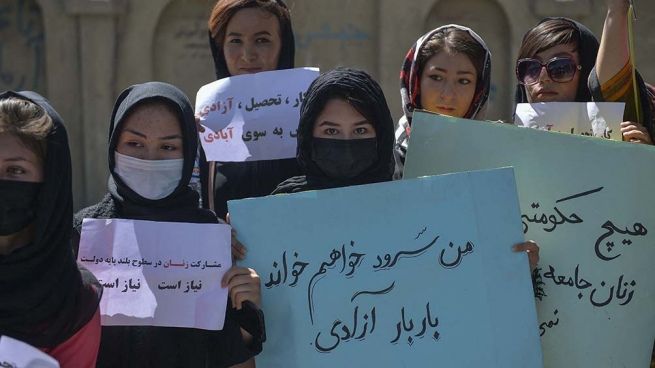 Liberan a cuatro activistas feministas detenidas en Afganistán￼ • Canal C