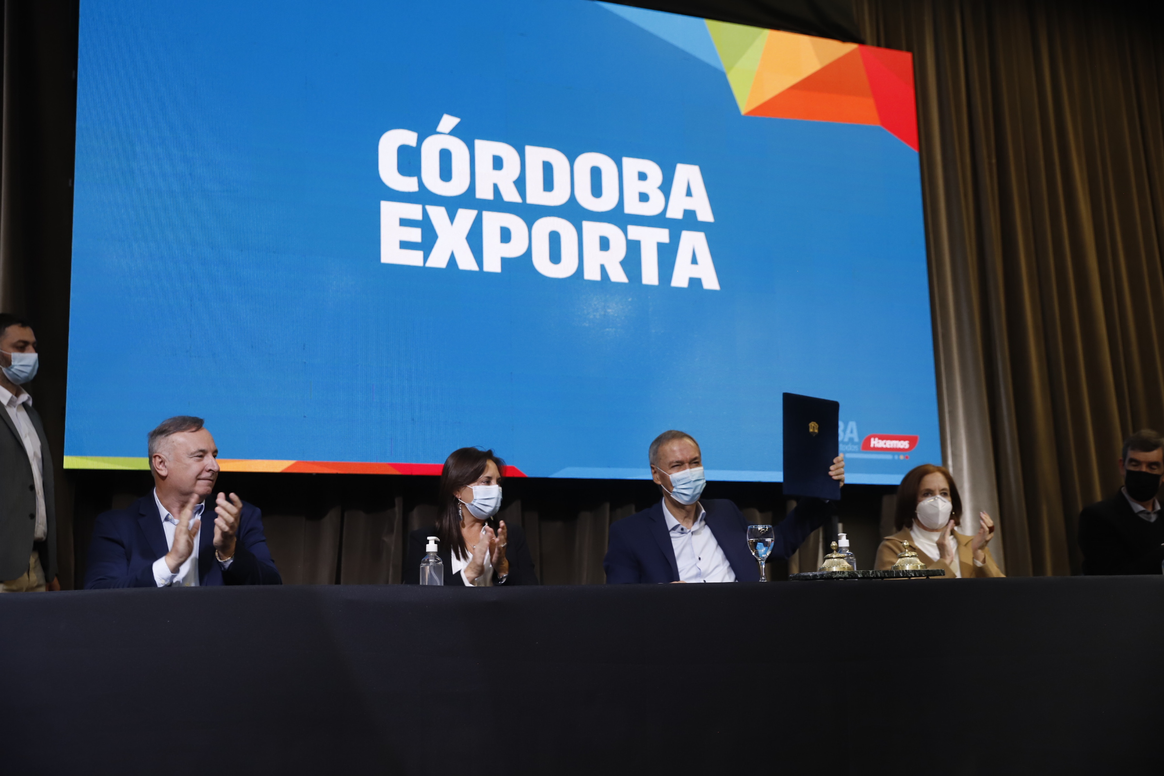 Schiaretti presentó el programa Córdoba Exporta • Canal C
