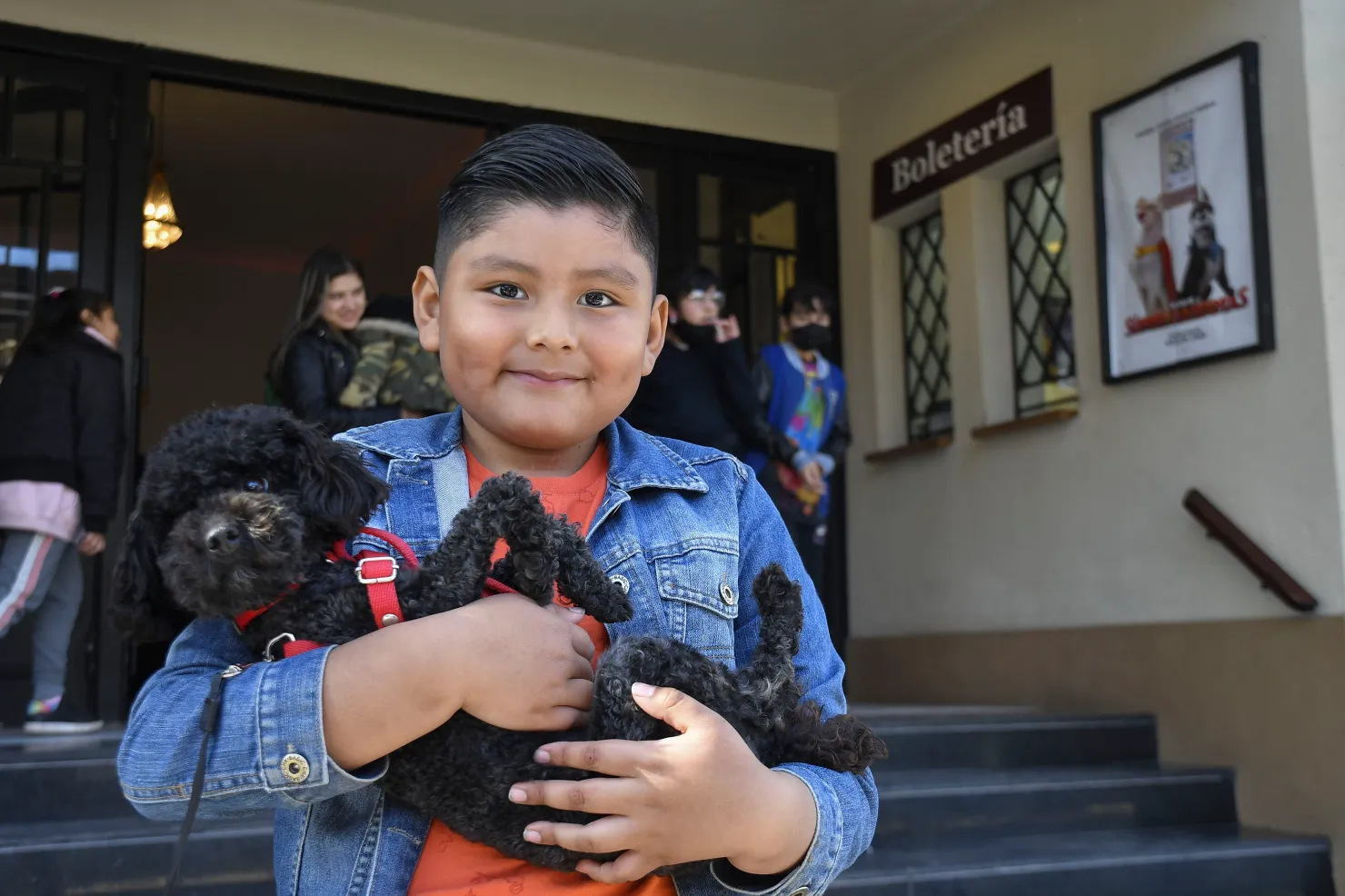 Se realizó la primera función de cine para perros de Sudamérica en el país • Canal C
