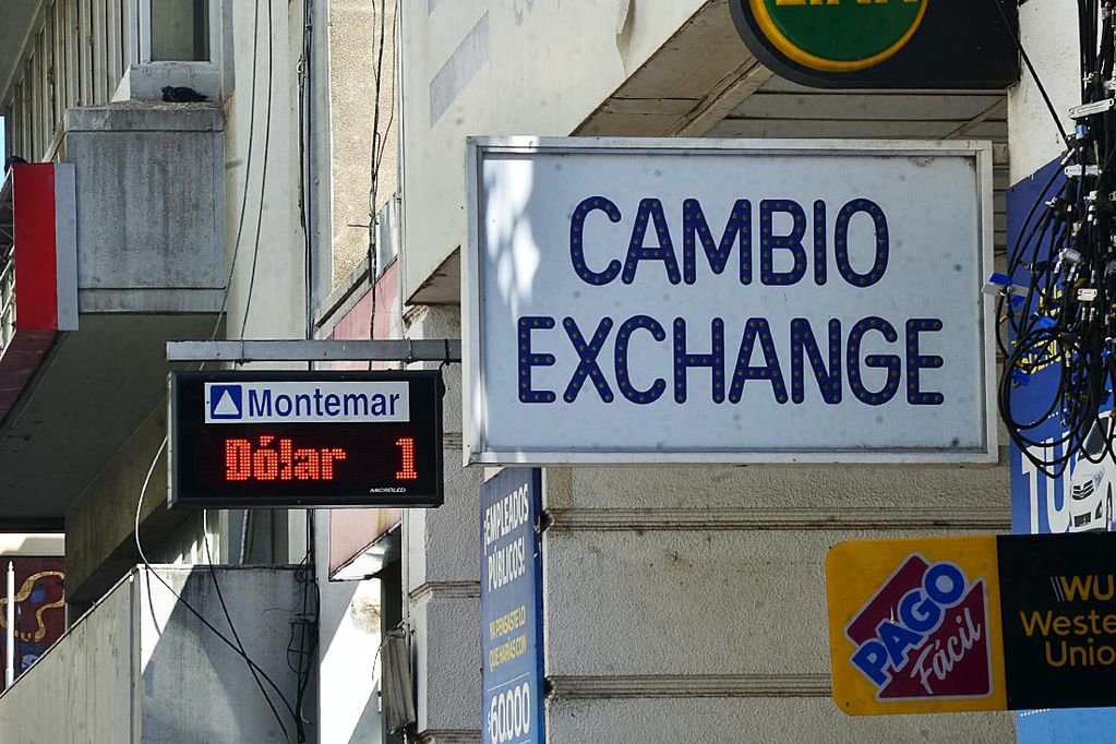 Descontrolado, el dólar blue se ubicó en $786 en Córdoba • Canal C