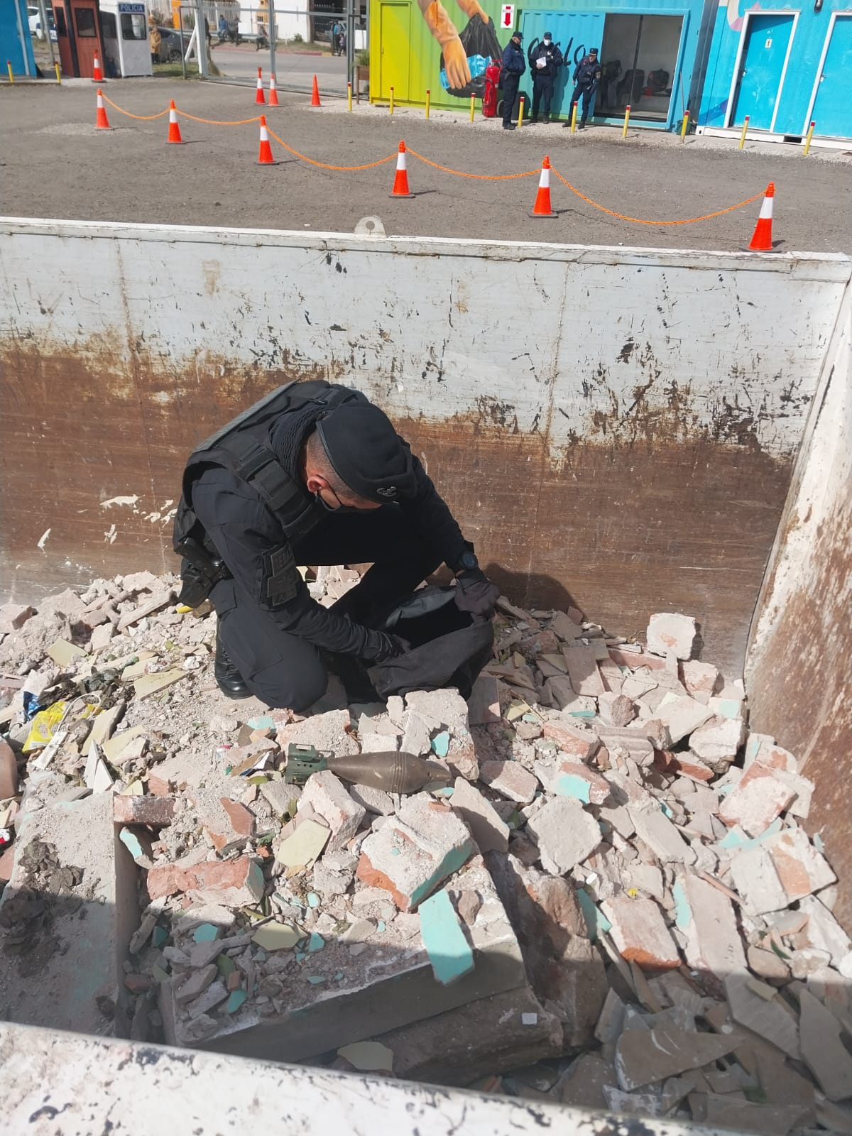 Córdoba: hallaron un artefacto explosivo en un contenedor • Canal C