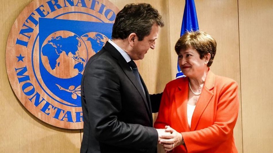 El FMI aprobará la segunda revisión trimestral del acuerdo con Argentina •  Canal C