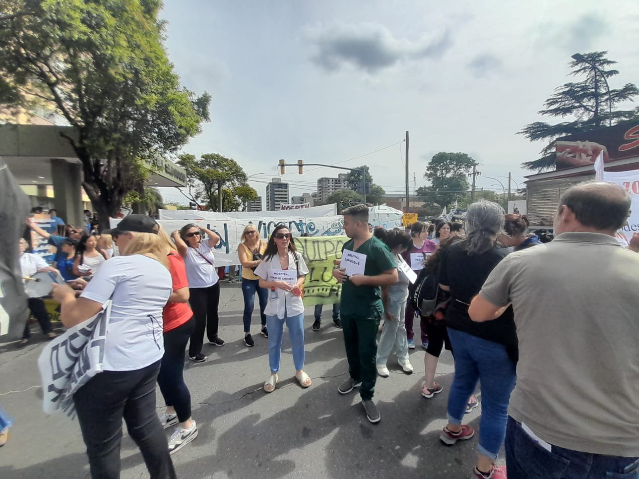 Trabajadores de la salud marchan en la ciudad • Canal C