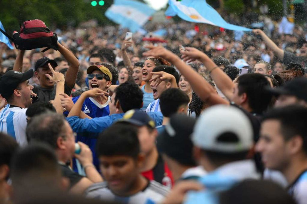 Argentina en la final: las calles de Córdoba explotaron de alegría • Canal C