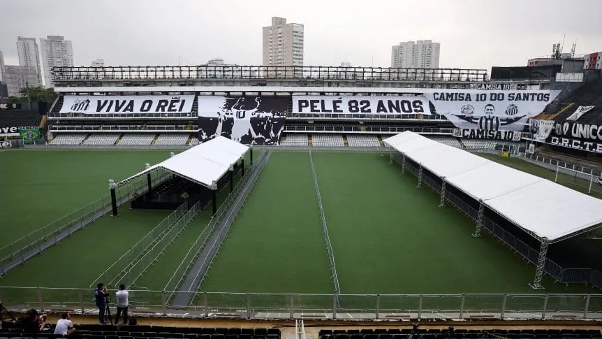Así se vive el último adiós al Rey Pelé en Brasil • Canal C