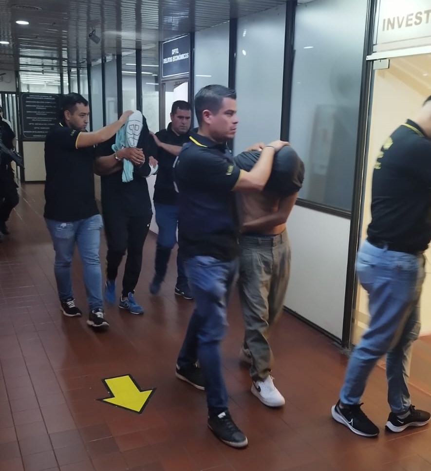 Mega operativo con allanamientos, detenidos y secuestros en Córdoba • Canal C