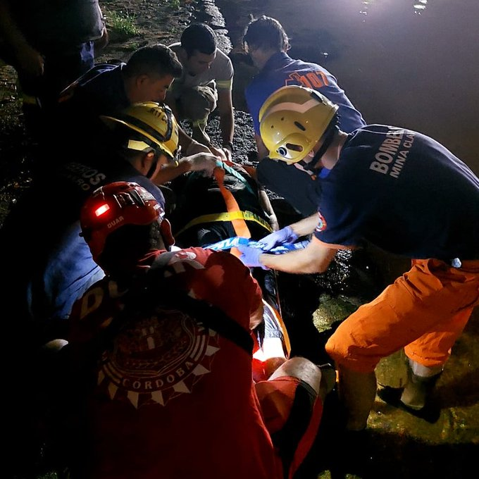 Rescataron a una mujer de 73 años que cayó desde un puente al río en Mina Clavero • Canal C