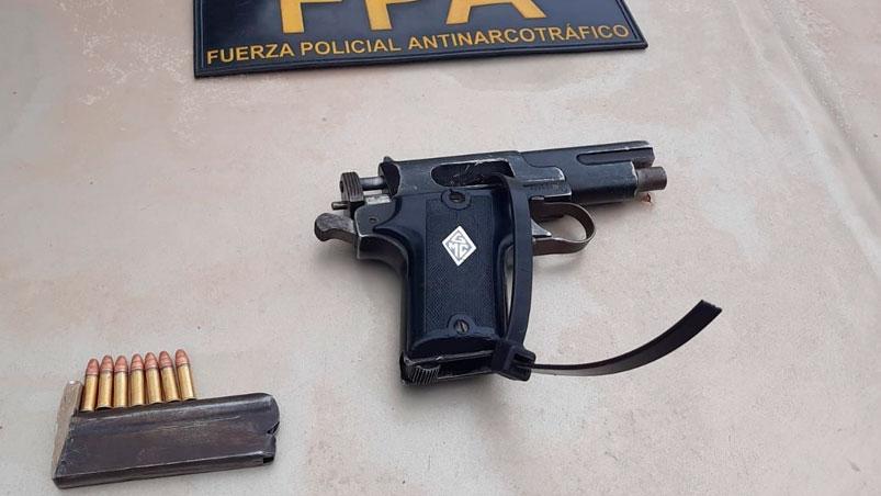 Dos jóvenes apuntaron con un arma a agentes de la FPA • Canal C