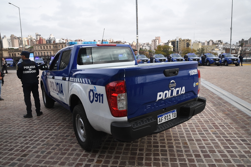 Policía de Córdoba: recibieron 72 camionetas para patrullar el interior provincial • Canal C