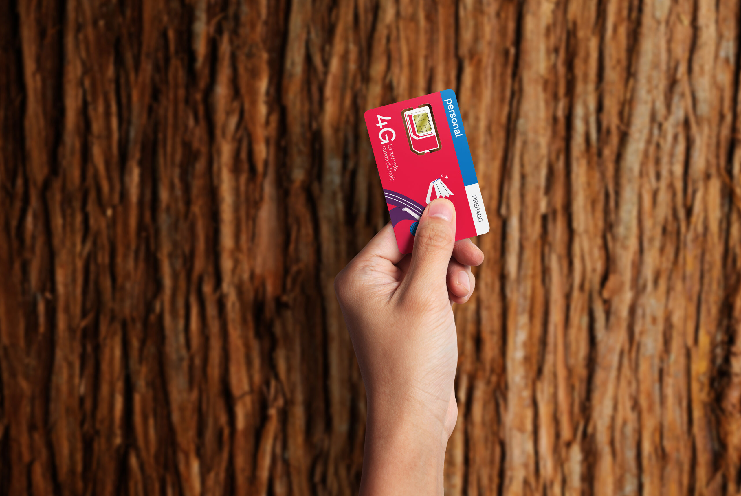 Telecom presenta SIM Card sustentables para dispositivos móviles de persona • Canal C