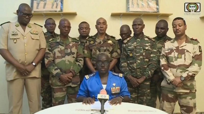 Golpe de estado en Niger: procesarán al presidente depuesto por "alta traición" • Canal C