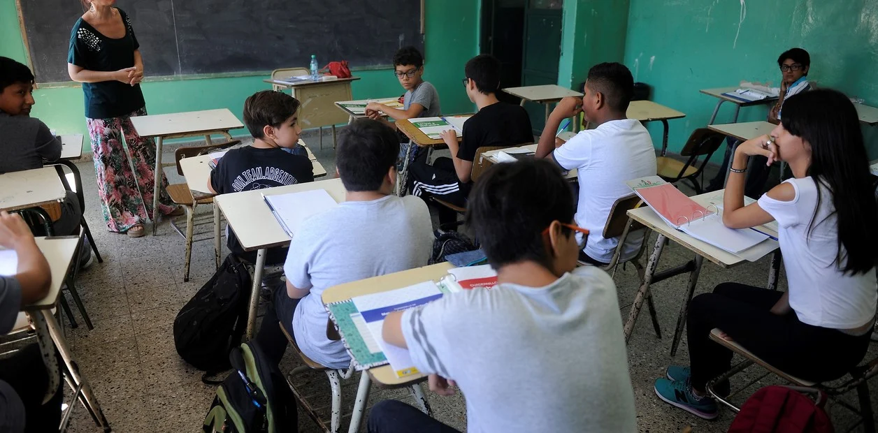 Escuelas de Tucumán en alerta por amenazas de bombas • Canal C