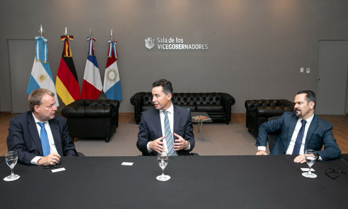 Manuel Calvo se reúne con embajadores de Francia y Alemania para fortalecer la relación internacional