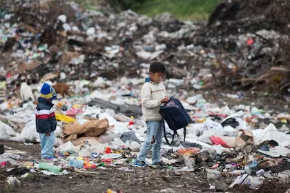 En Argentina 7 de cada 10 chicos viven en la pobreza • Canal C