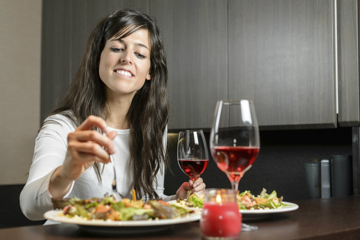 Cenar temprano puede mejorar tu salud: qué dice la ciencia • Canal C