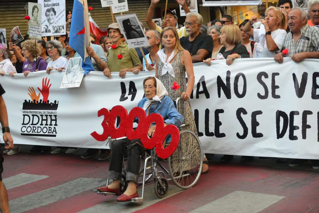 Masiva marcha por el Día de la Memoria en Córdoba • Canal C