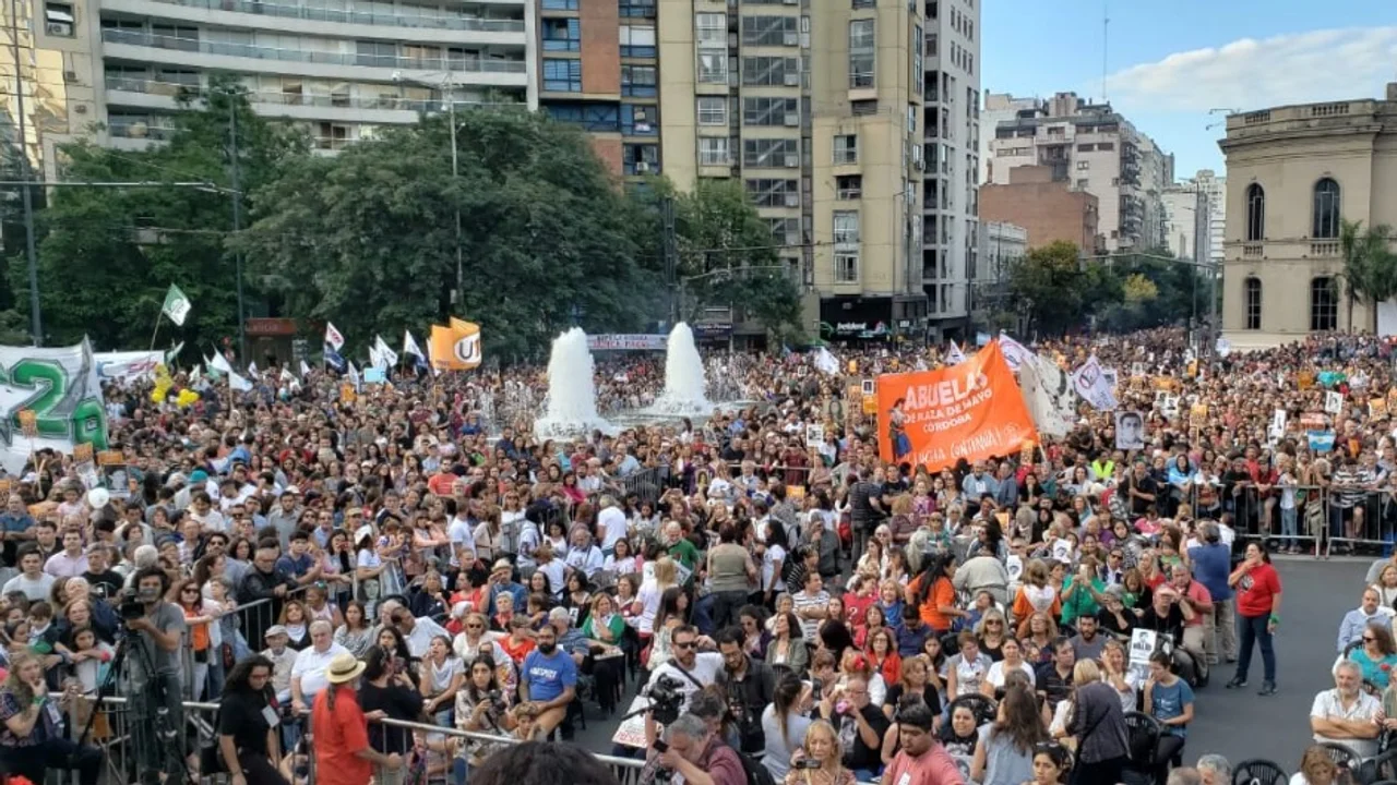 Masiva marcha por el Día de la Memoria en Córdoba • Canal C