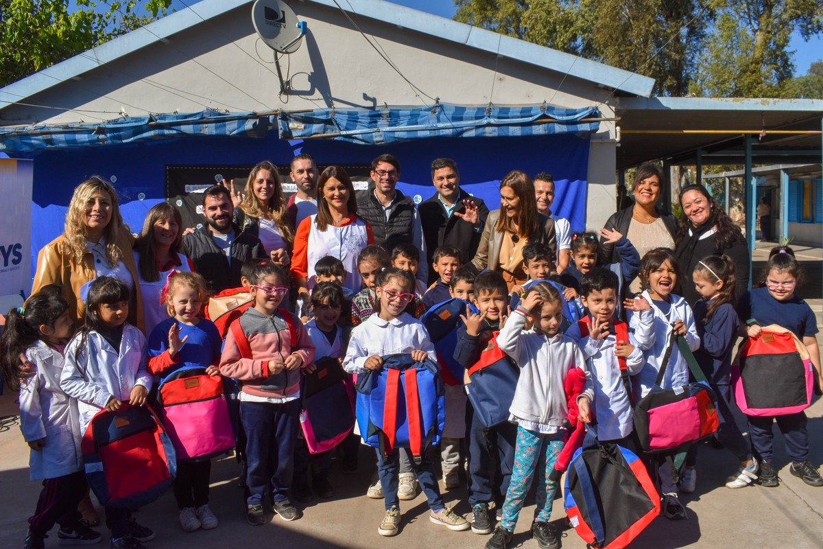 Kits escolares sostenibles: más de 1600 estudiantes fueron beneficiados en Córdoba capital • Canal C