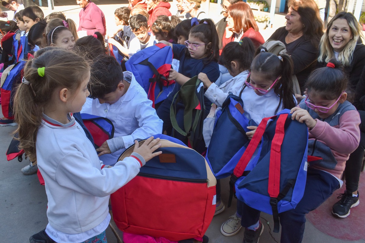 Kits escolares sostenibles: más de 1600 estudiantes fueron beneficiados en Córdoba capital • Canal C