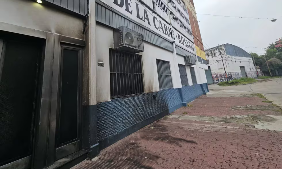 Violencia en Rosario: balacera en el Sindicato de la Carne y ataque al frigorífico Paladini • Canal C
