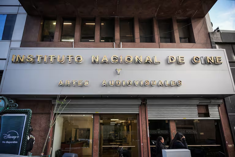 El Gobierno de Milei oficializó la reestructuración del INCAA • Canal C
