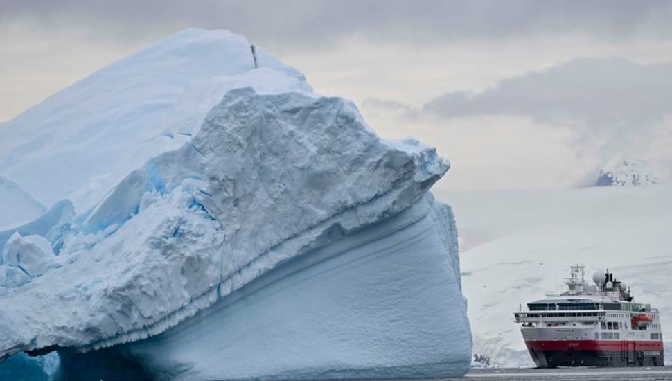 Se encienden las alarmas por el descubrimiento de una reserva de petróleo en Antártida • Canal C