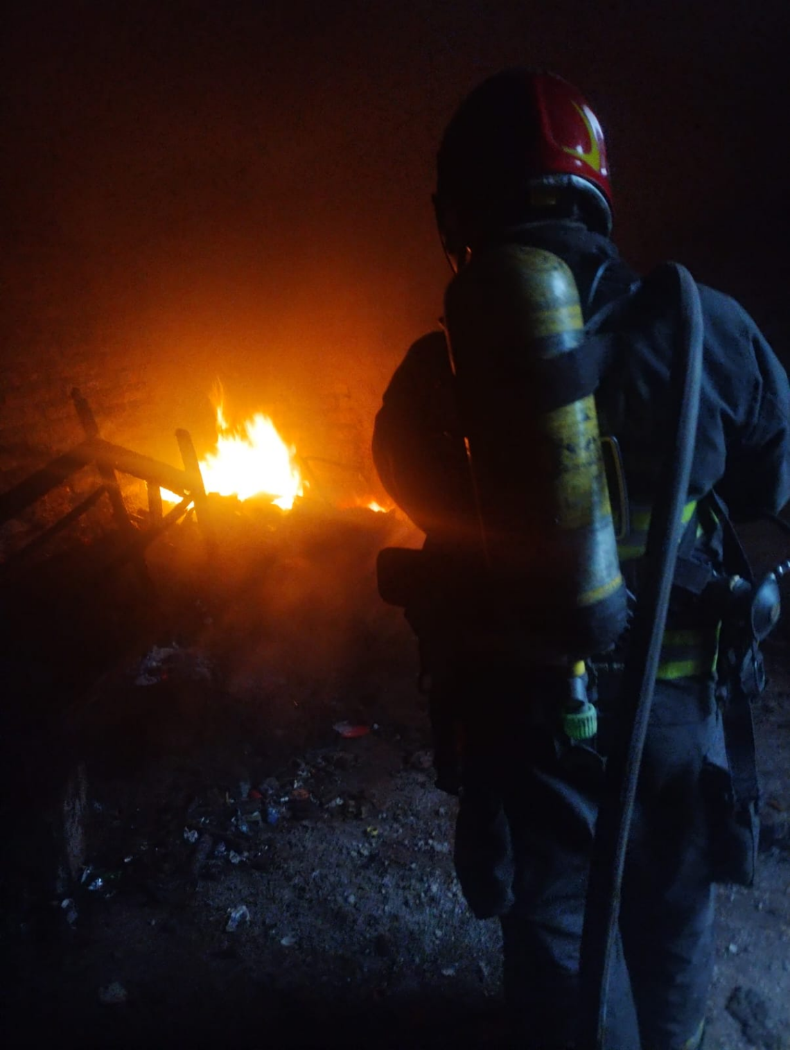 Bomberos voluntarios combaten el fuego en siete puntos de la provincia • Canal C