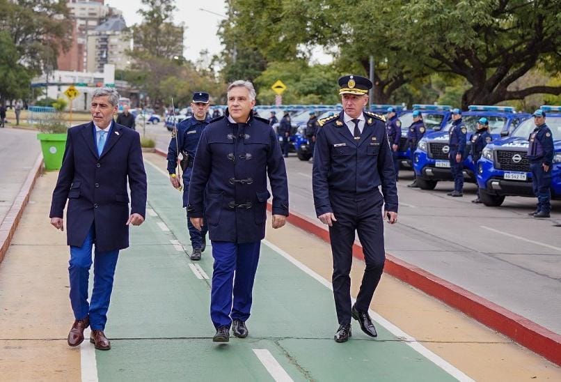 Más oficiales a la calle: para Llaryora, "Es cuidar a la Policía y a la sociedad" • Canal C